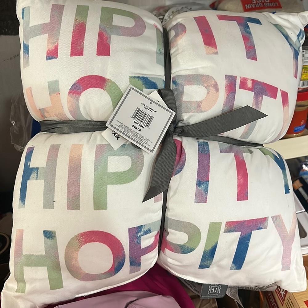Dual Set of Pillows
